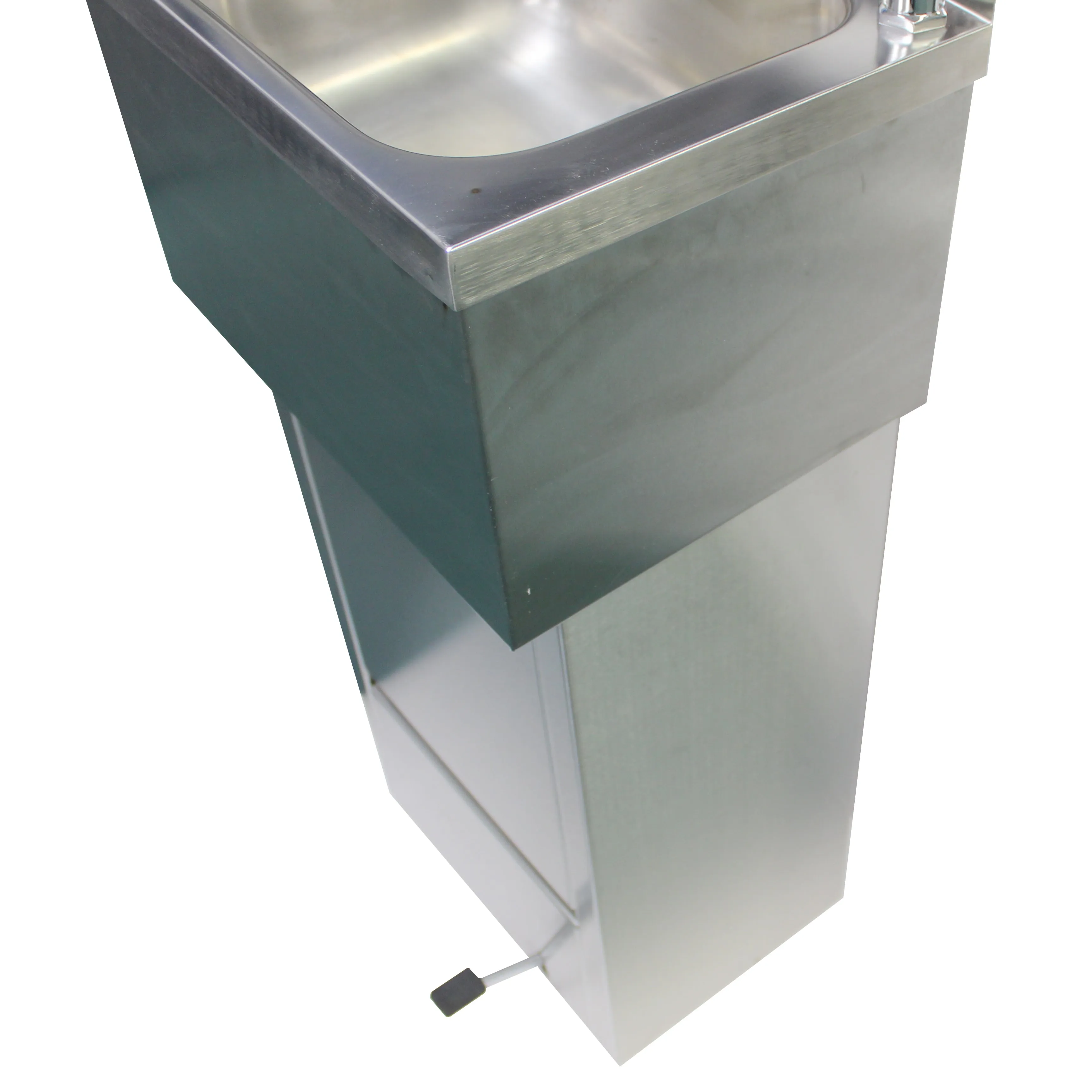 AISI 304 Stainless Steel Outdoor Sink with Foot Pedal, Handmade in Portugal