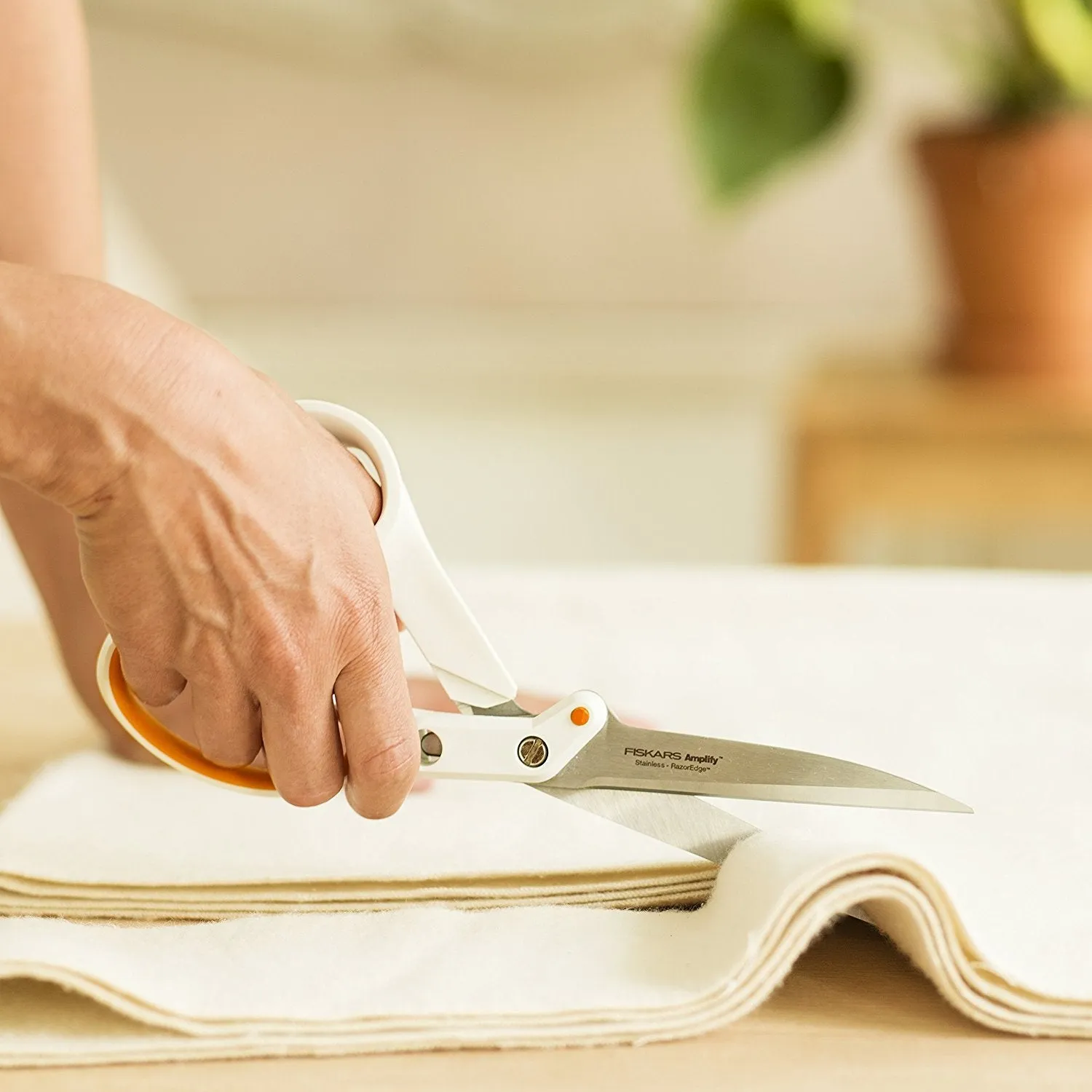 Fiskars Amplify Heavy Duty Dressmaking 24cm